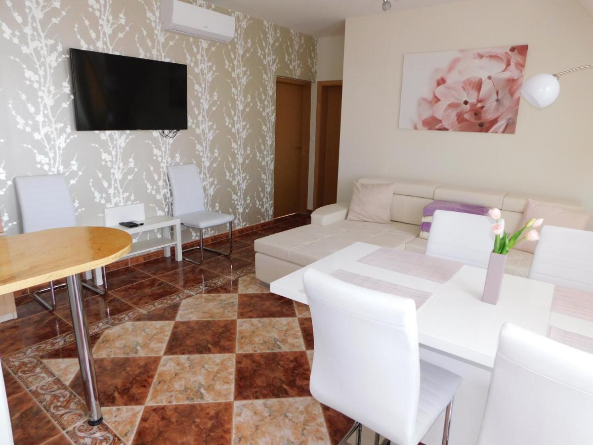 Lelle Central Grand Apartman Balatonlelle Εξωτερικό φωτογραφία